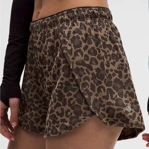 Lululemon Swiftly Mid-Rise Short 3" Color Mesh True Leopard Chino size 2 NWT